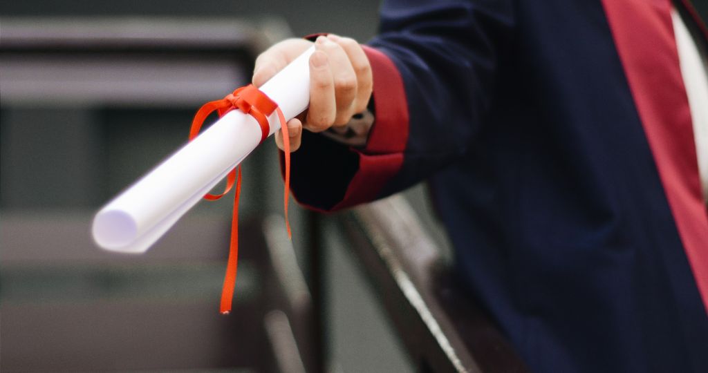 How to Afford Your Online Business Degree: Top Financing Tips for U.S. Students